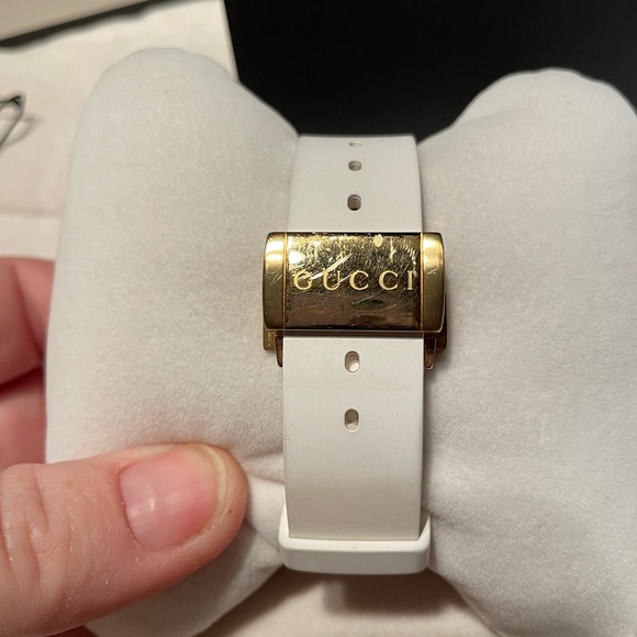 Gucci Dive Watch - Picture 4 of 10